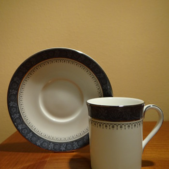 ROYAL DOULTON - ENGLAND   - China and Dinnerware