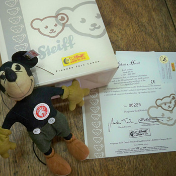 2007 Steiff Limited Edition Replica of 1930's Mickey Mouse - Animals