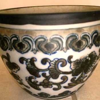 Underglze Blue Asian Bowl?