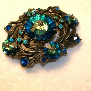 Vintage Weiss Marked Brooch  - Costume Jewelry