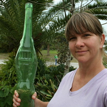 XLarge Female figure green bottle 6 lbs 3.5 oz - 31.5" Tall - Bottles