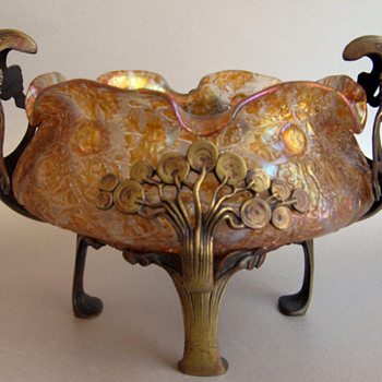 Loetz Astglass,  bowl in a bronze Art Nouveau frame (Thanks for the ID) - Art Glass