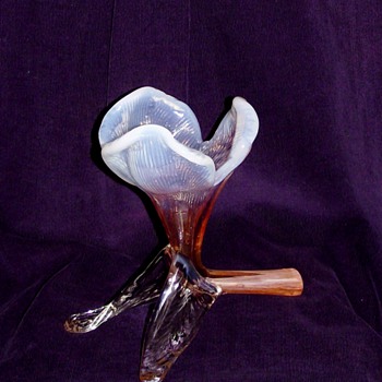 Floriform Fever II Gorgeous Kralik Peach/Pink Opalescent Floriform Vase - Art Glass