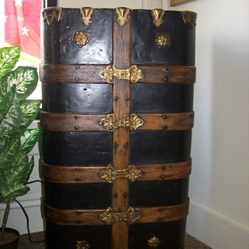 my steamer trunk wine storage - Furniture