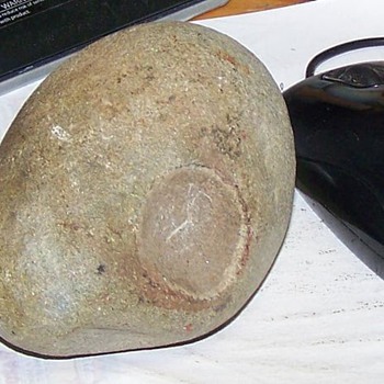 Indian Stone. Paint mortar ?