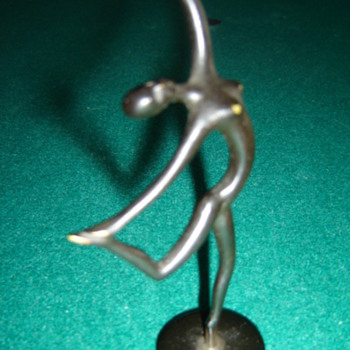 Bronze figure statue