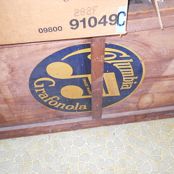 Old phonograph type box only  - Records