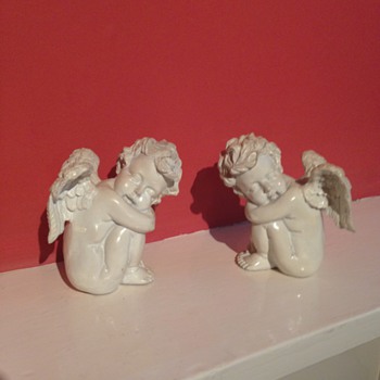 Two lovely little Cherubim  - Art Pottery
