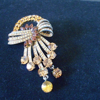Vintage amber and citrine colored brooch - Costume Jewelry