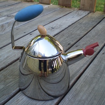 Can anybody ID this strange teapot?
