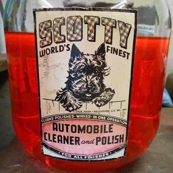 A gallon of polish! - Petroliana