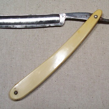 Cattaraugus Cutlery straight razor - Accessories