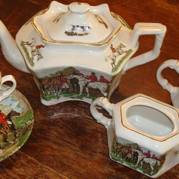 Crownford Tea Set / J F Herring Art