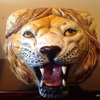 Lion head flower pot - Animals
