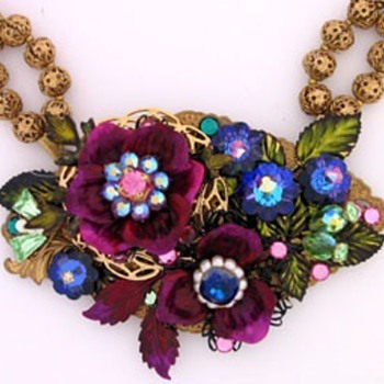 Multi colored centerpiece necklace and earrings