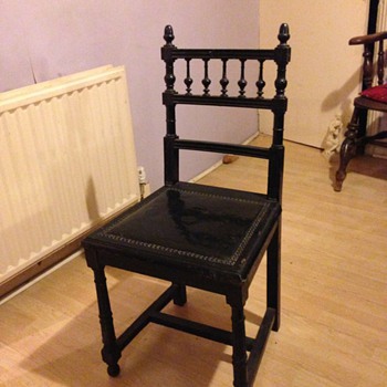 A lovely old wooden chair. How old?  - Furniture
