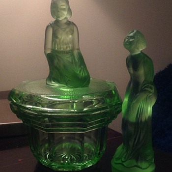 Lady figurines - Glassware