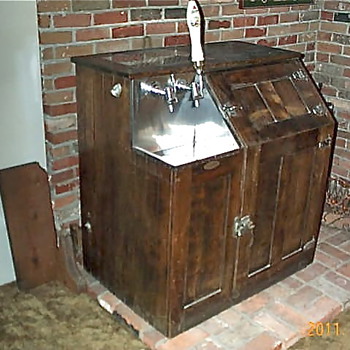 Antique Bishop & Babcock Beer Cooler and Tap System - Breweriana