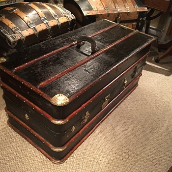 Early 1900's German antique wardrobe trunk - Furniture