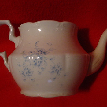 help? what is this? it say american china co. on the bottom and has an x - China and Dinnerware