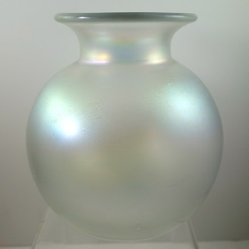 Loetz Candia Glatt ball vase, PN II-5579, ca. 1908 - Art Glass