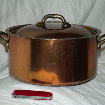 Mauviel 6.5 Quart Dutch Oven W/ Lid ~ Bronze Handles - Kitchen