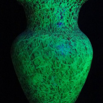 HECKERT UNDER UV I