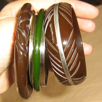 Chrome & bakelite - Costume Jewelry