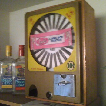 Bob's Long Boys Sticks Gum Machine - Coin Operated