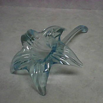 GLASS FLOWER STEM VASE - Art Glass