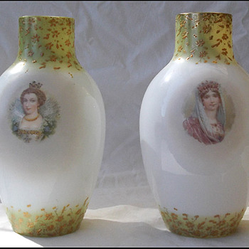 PAIR of AUSTRIAN QUEENS - Art Glass