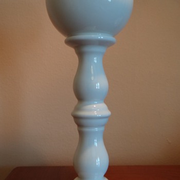 N.S. GUSTIN CO.-USA / DATES 1961 - Art Pottery