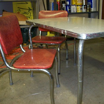 1950,s CHROME CHILDS TABLE SET - Furniture