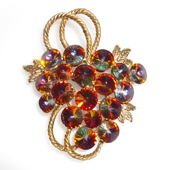 Watermelon Riviolli brooch. - Costume Jewelry