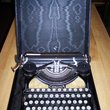 Smith & Corona typewriter