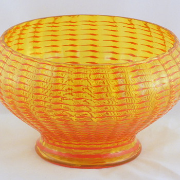 Kralik shapes # 7 The "basin" bowl  - Art Glass
