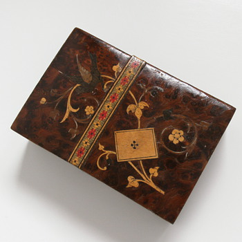 Wood inlay playing cards box - Cards