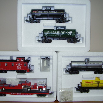 More Marklin collector sets in HO.