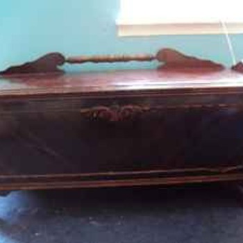 Antique jacob bloom chest - Furniture