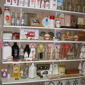 Paulus Dairy , Mowrers Dairy - Mowrer's Dairy , Suncrest Farms and Abbotts Dairy - Abbott's Dairy - Bottles