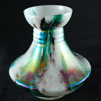 Czechoslovakian Vase - Kralik ? - Art Glass
