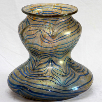 Kralik Blue on Gold - Art Glass