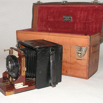 Sinclair & Co. Ltd, James A. | Una | 1926? | 2 1/4 x 3 1/4. - Cameras