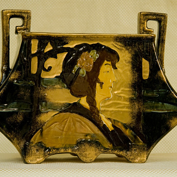 Vase of unknown origin - Art Pottery