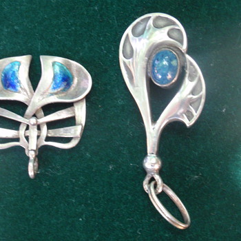 arts & crafts/nouveau/jugendstil hat pin tops/pendants - Art Nouveau