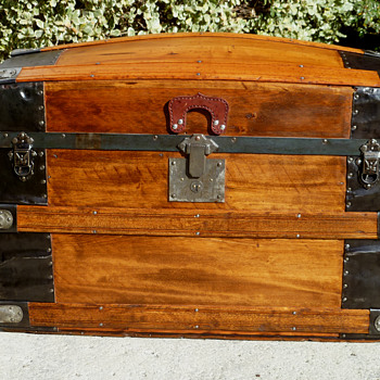 Carpeles, Heiser Trunk Co. Trunk - Furniture