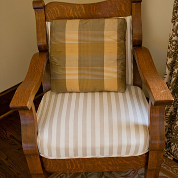 Would these be considered mission oak? - Furniture