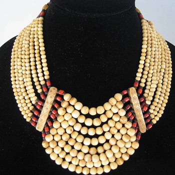 A Spectacular old statement necklace. - Costume Jewelry