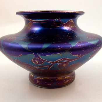 Loetz Rubin Matt Iris, Dek. I/117, Form Nr. Serie II, 179? ca. 1900... and a French Connection