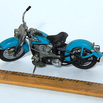 Tiny DieCast Harley Davidson Motorcycles - Model Cars